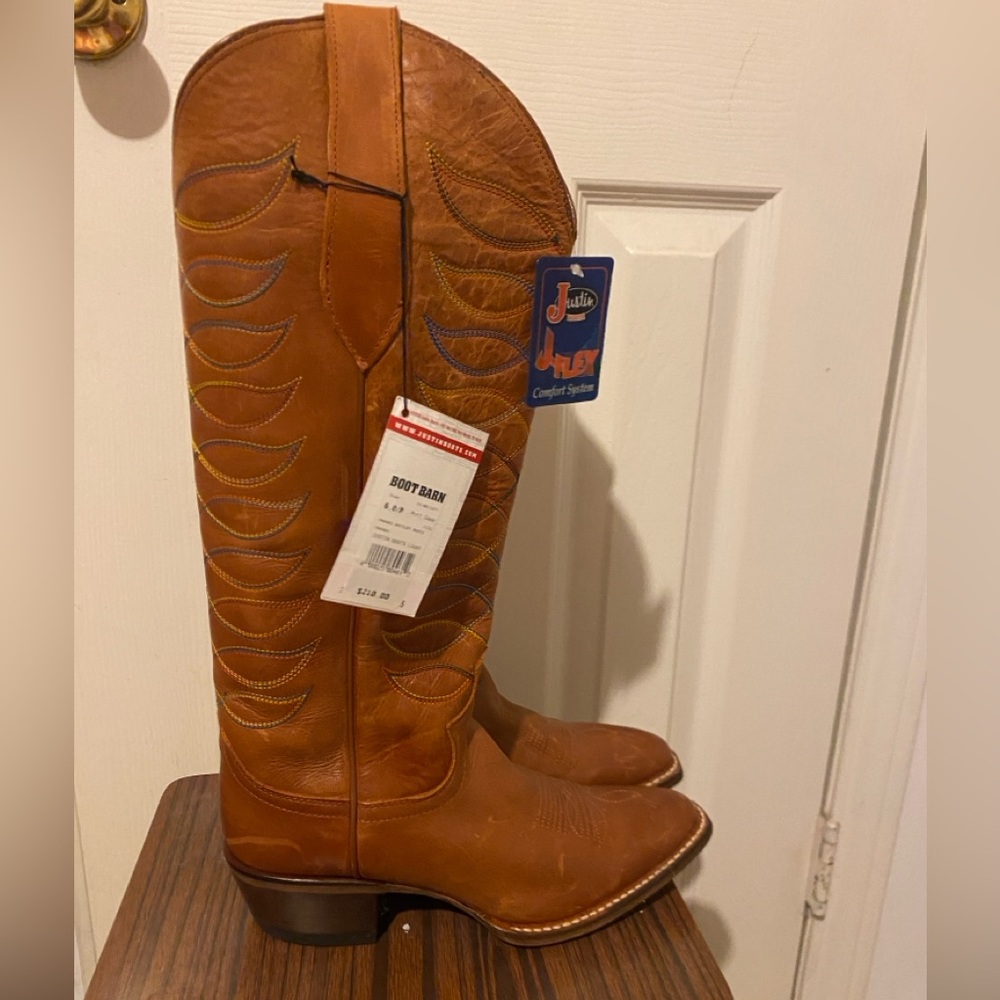 Justin 100% leather brand new boots size 6B
